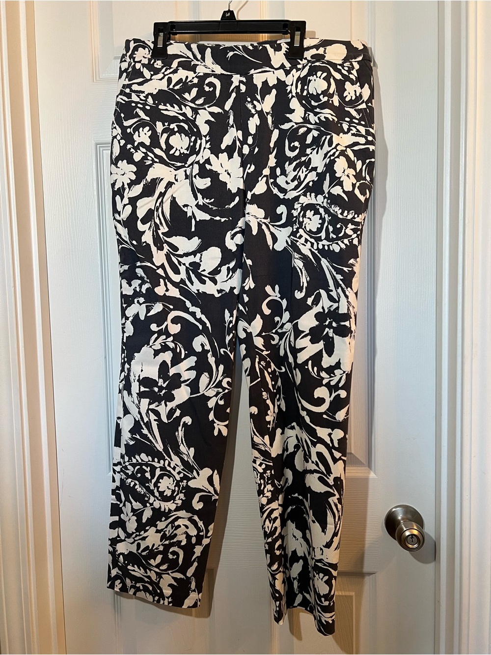 🦋 NWOT Wynne layers Black & White Floral Cropped Ankle Pants size 14